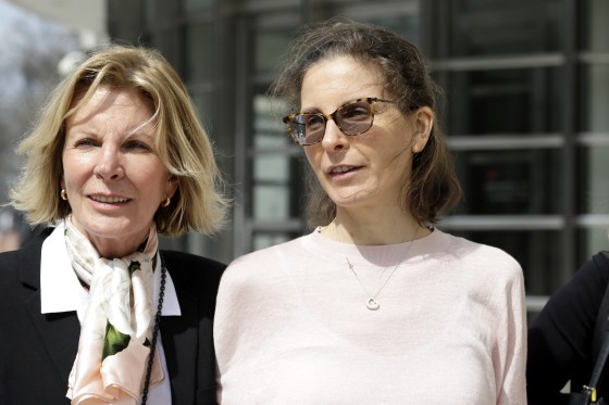 Seagram S Heiress Clare Bronfman NXIVM Bookkeeper Plead Guilty In Sex