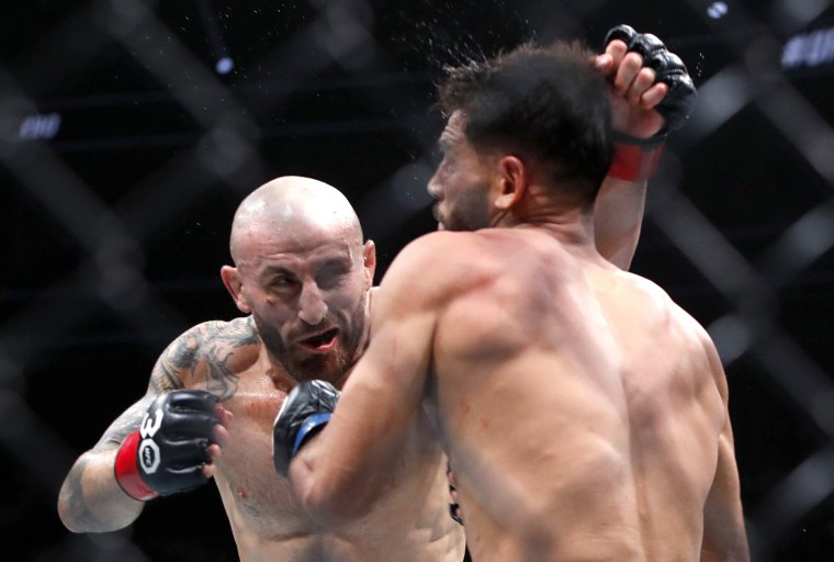 Alexander Volkanovski Reclaims Featherweight Title At Ufc