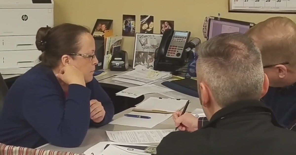 Jury Awards 100K To Gay Kentucky Couple After 2015 Kim Davis Refusal