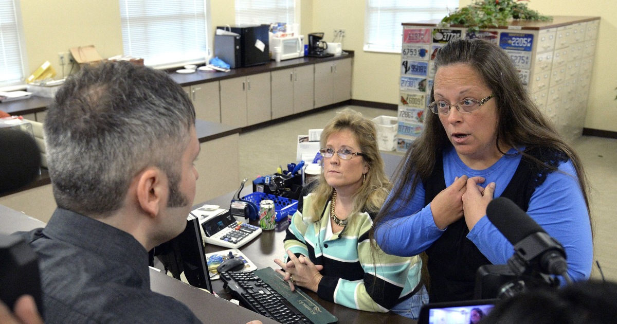 Kentucky Clerk Kim Davis Defies Supreme Court Turns Down Gay Couples