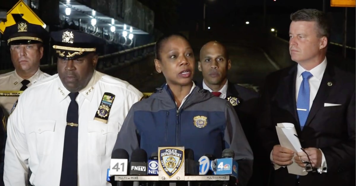 1 dead, 8 injured in Harlem shooting, police say