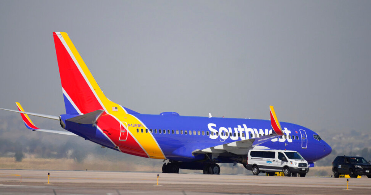 A Southwest Airlines Passenger Airdropped A Nude Photo Of Himself To