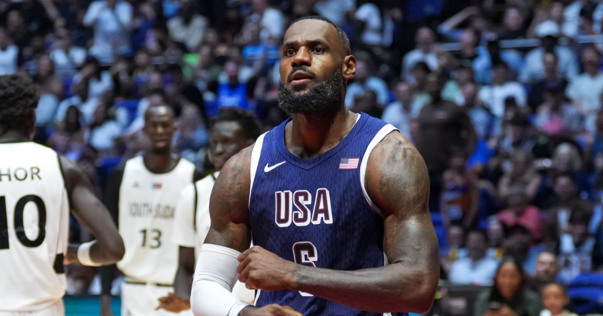 Lebron James Portar La Bandera De Estados Unidos En La Inauguraci N De