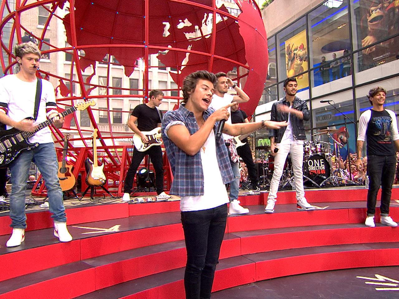 One Direction Goes to Hollywood in New 'Best Song Ever' Music Video - Parade