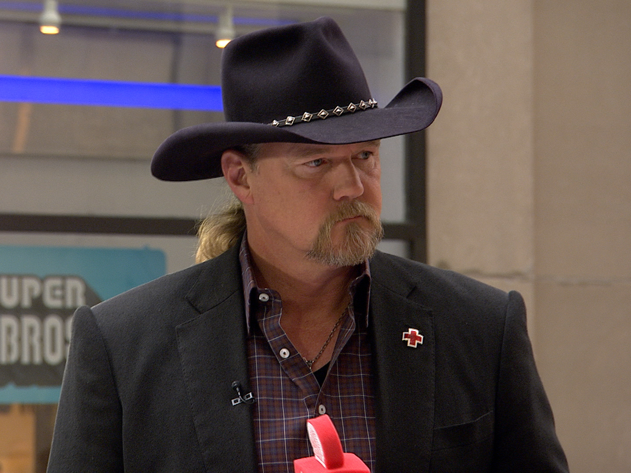 Trace Adkins says he performs on a float 'every day' .