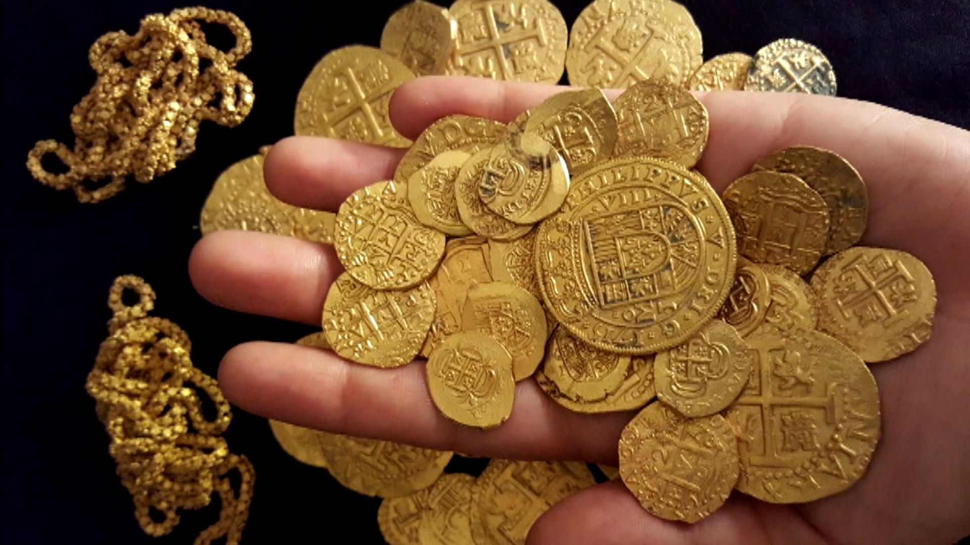 Сокровищ британии. Монеты золото 17век Голландии. Золотые монеты 17 века. Золотые монеты Европы 17 века. Золотые монеты Испании 17 века.
