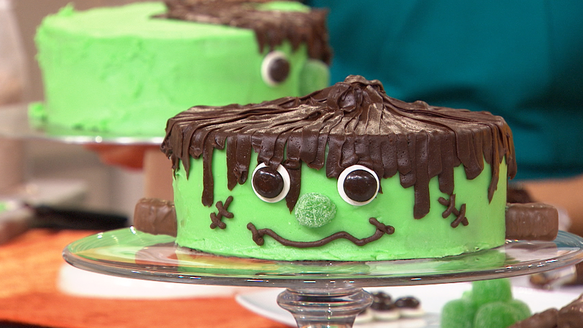 Creative Halloween cakes to serve at your Halloween bash.