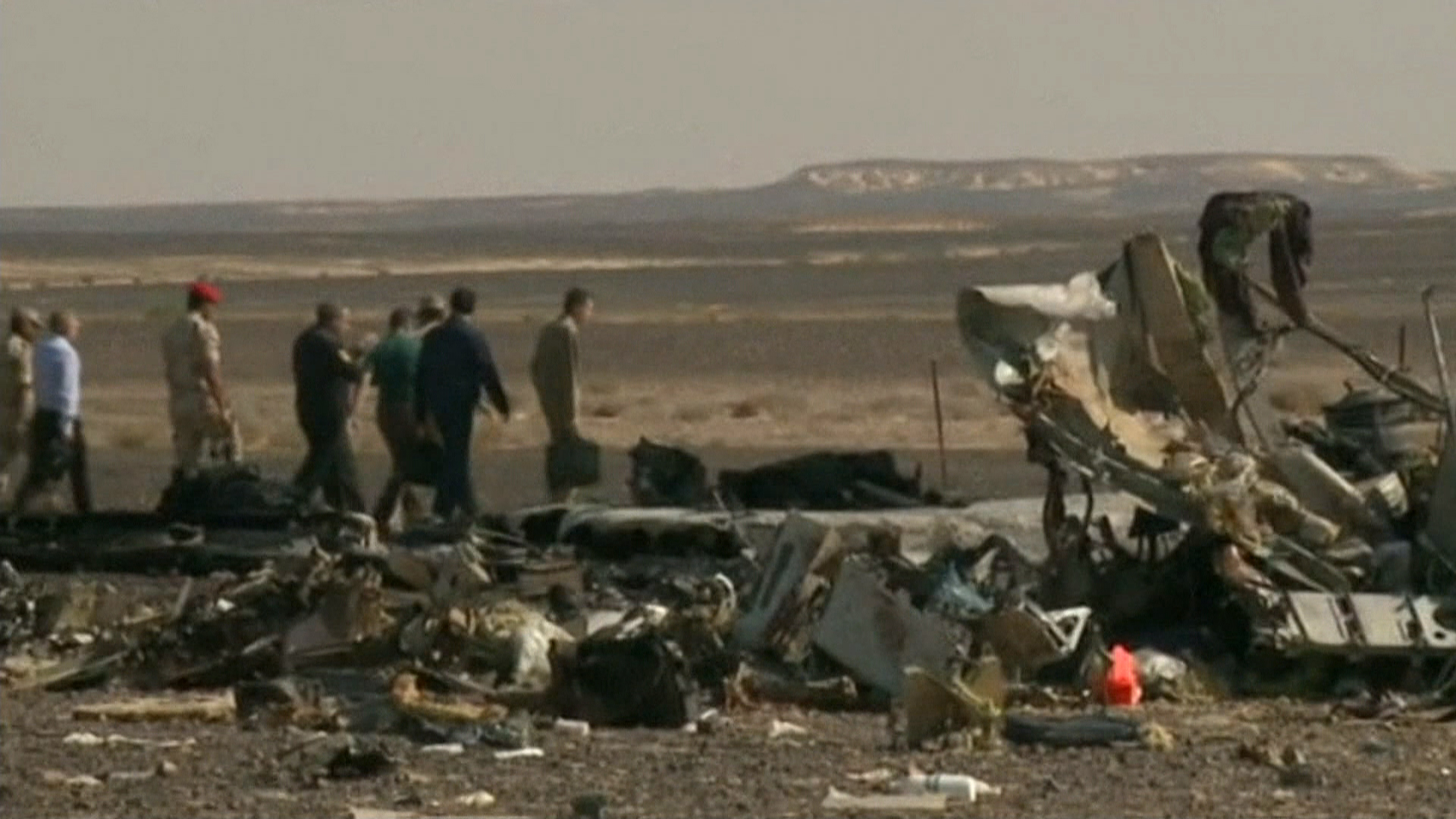Ящики авиакатастрофы. Крушение Airbus a321 Египет. Аэробус а321 трагедия в Египте. Синайский полуостров Шарм-Эль-Шейх катастрофа.