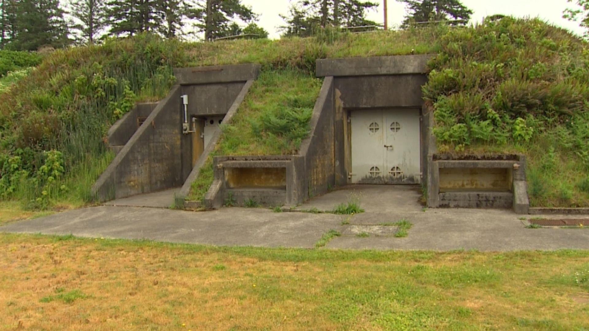 Укрытие корея. Дзот Нормандия. Бункер убежище. Подземный бункер бомбоубежище. «Военные бункеры в горах Швейцария».