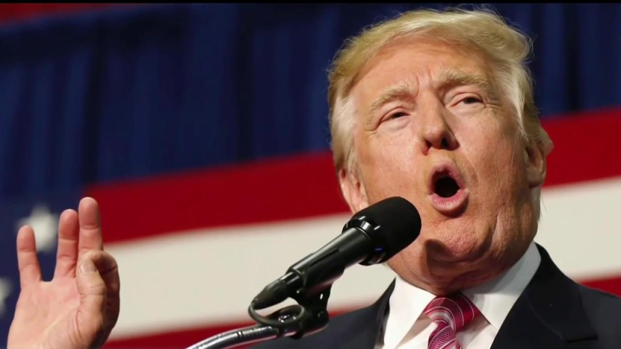 Красная кнопка не нажимать. Байден и красная кнопка. Трамп нажал кнопку. Трамп нажал кнопку. Байден и красная кнопка.