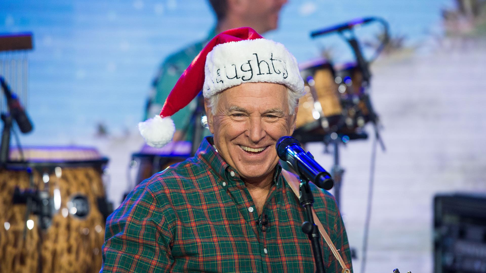 Watch Jimmy Buffett sing 'Wonderful Christmastime' live on TODAY.