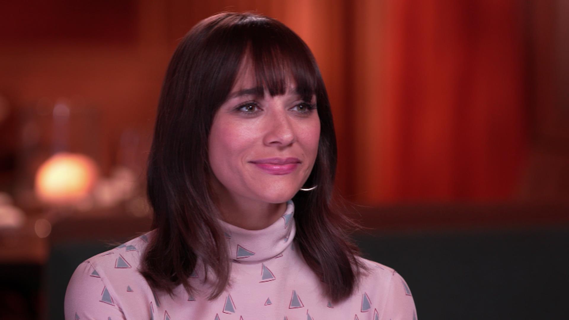 Рашида Джонс Энджи Трайбека. Rashida Jones Вики. Рашида Джонс офис. Рашида Джонс черное зеркало.