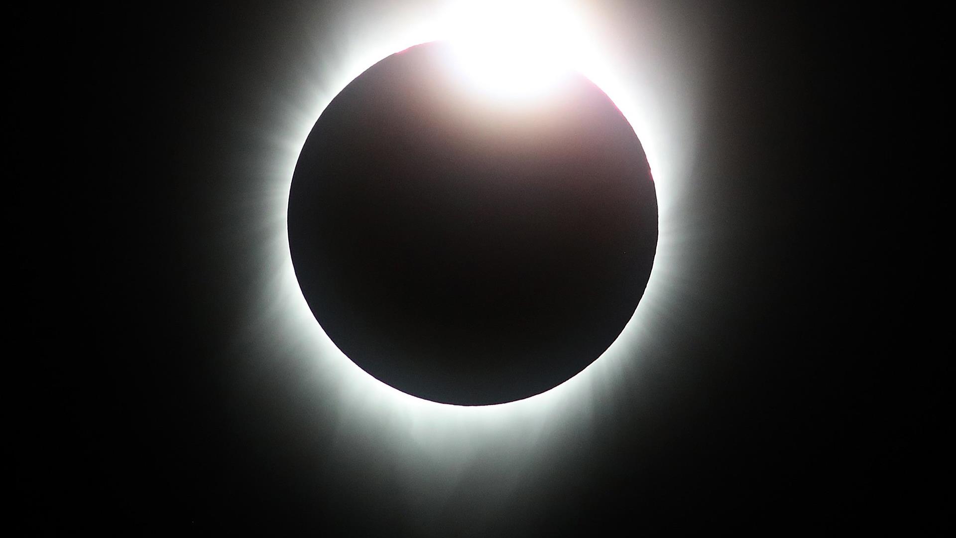 Во сколько будет полное солнечное затмение. Solar Eclipse 2017. Солнечное затмение. Частота солнечных затмений.