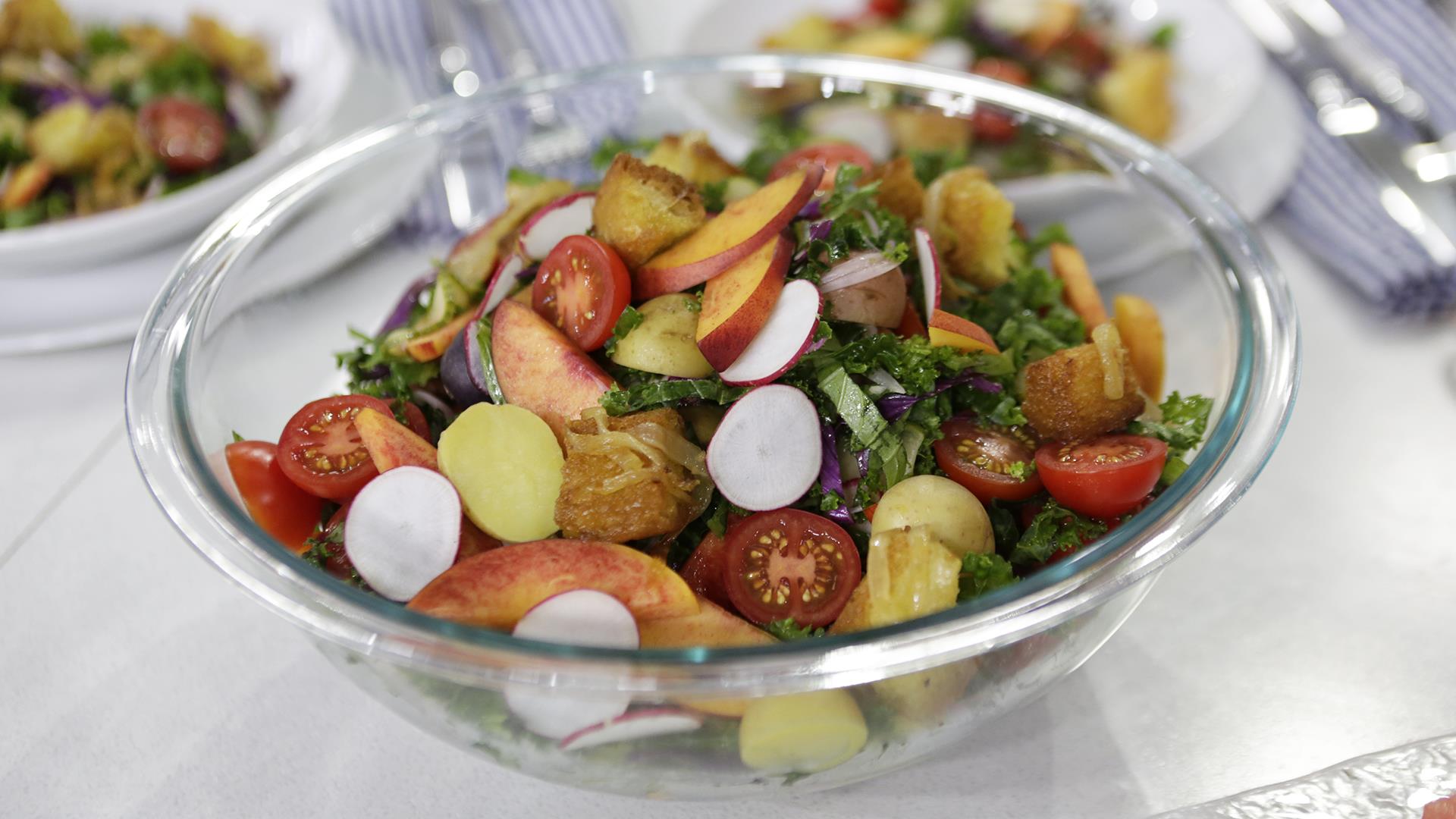 Balanced Salad. Tangy food.