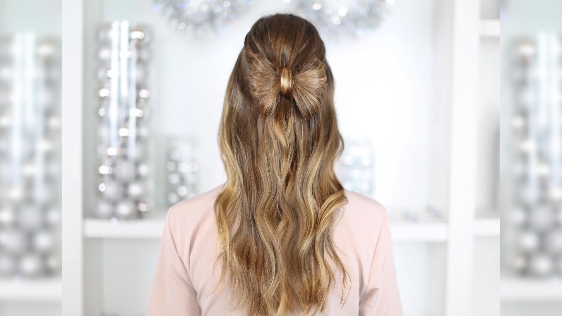 Hair bow.  Holiday hair inspiration, Holiday hairstyles, Hair inspiration