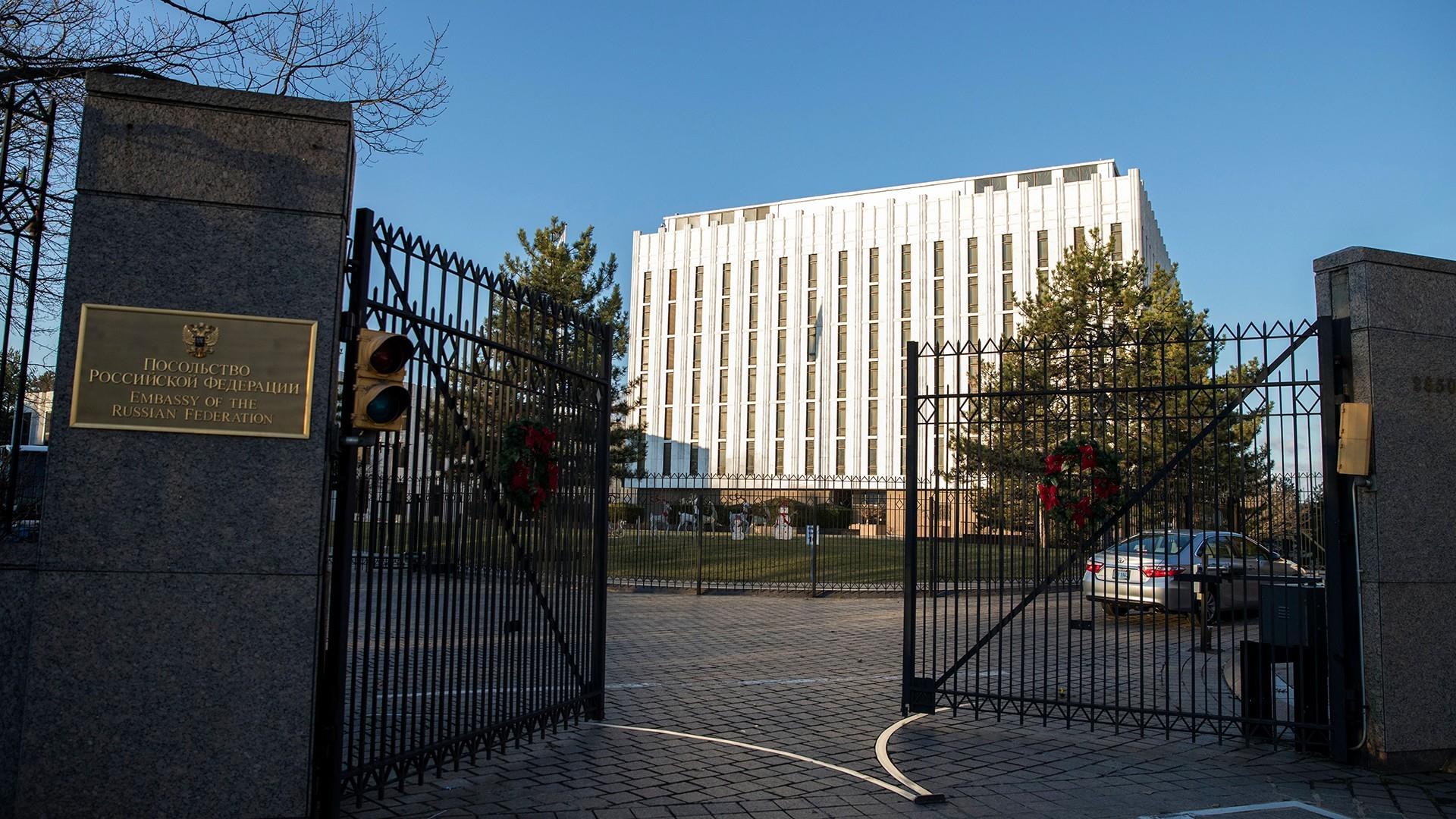 The embassy is monitoring. Русское посольство в США Вашингтон. Здание посольства России в США.