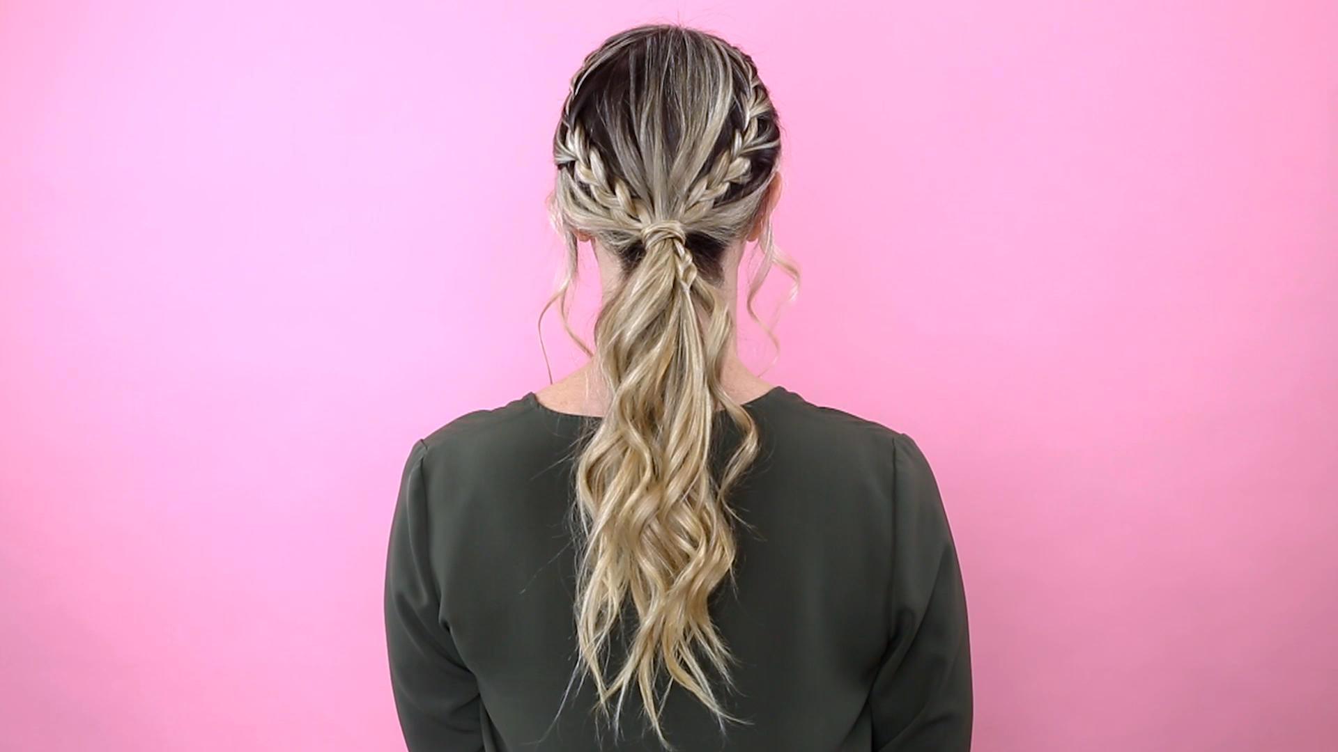 Braid upgrade. Брейдинг плетение фон. 4 Braids. Ponytail Promi. Показ Juli Braid.