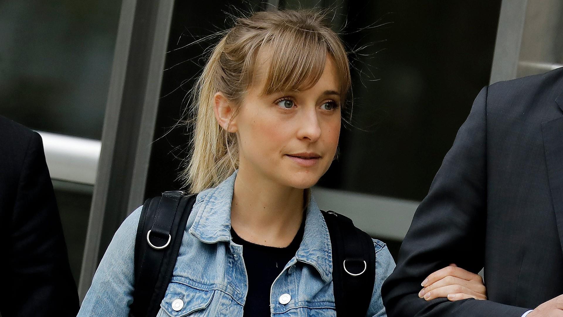 Actress Allison Mack negotiating possible plea after sex trafficking arrest