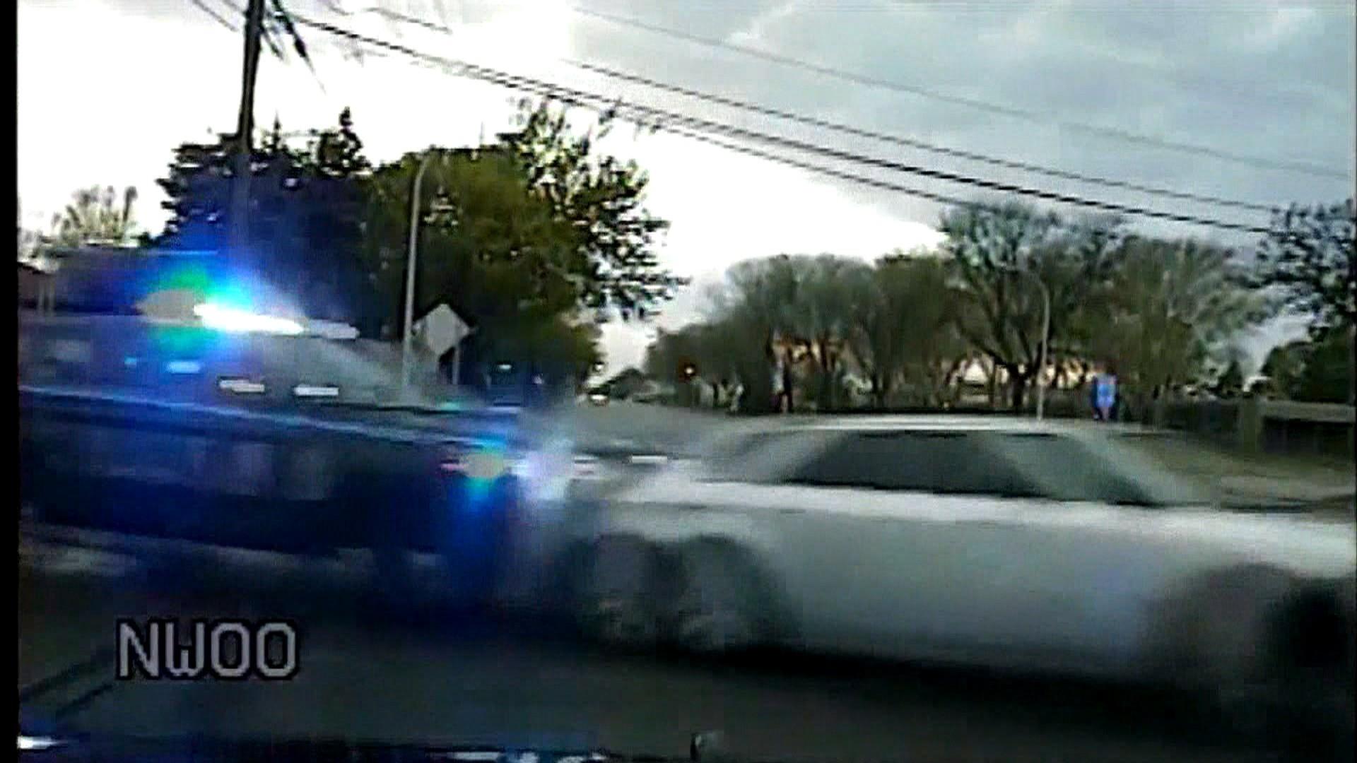 Love triangle sends police on wild high-speed chase in Michigan