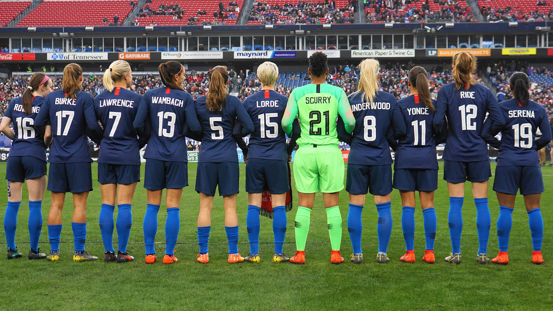 US Women's National Team sues soccer's governing body for gender  discrimination on International Women's Day - ABC News