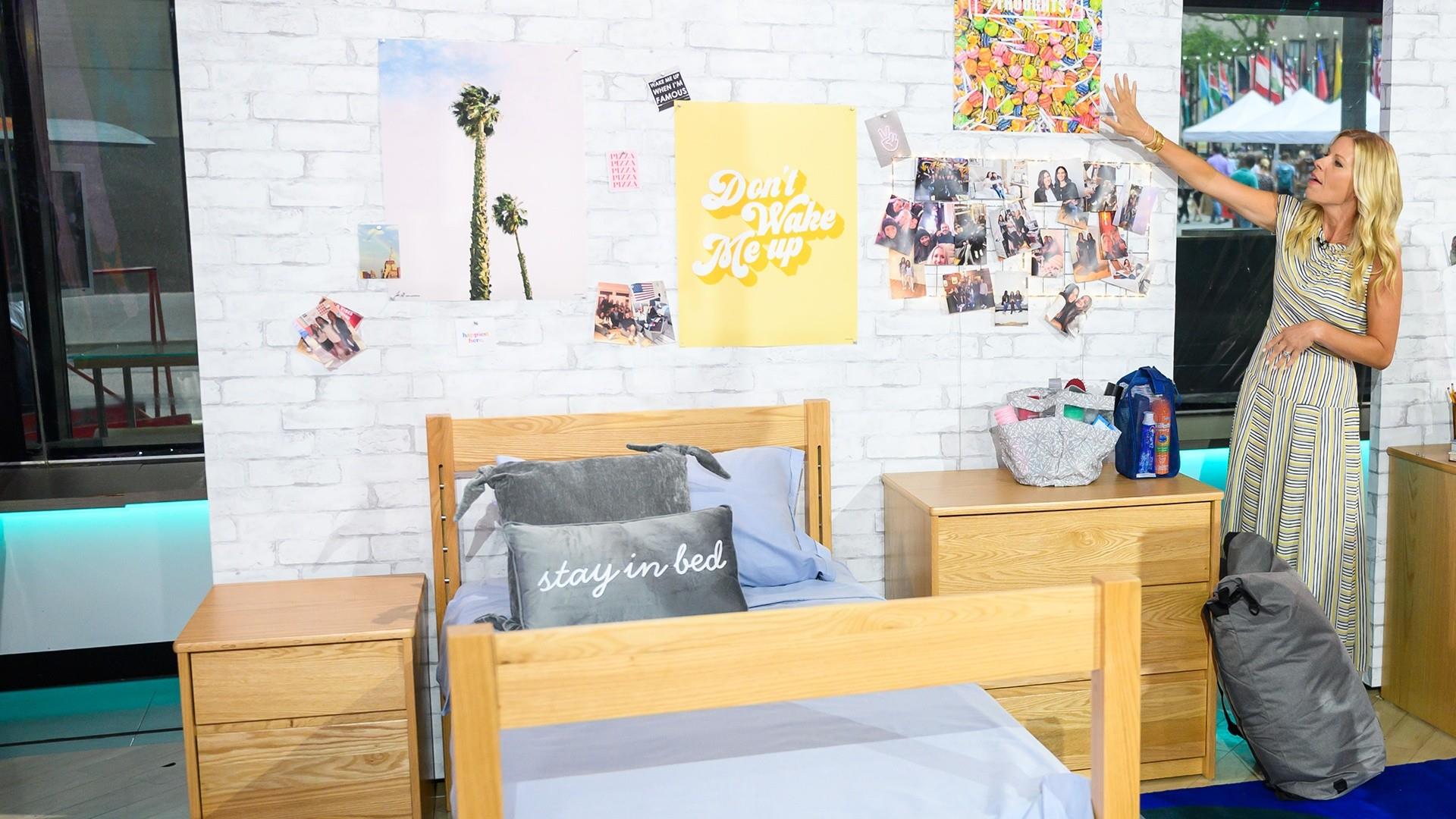 College Wall Bedroom Ideas