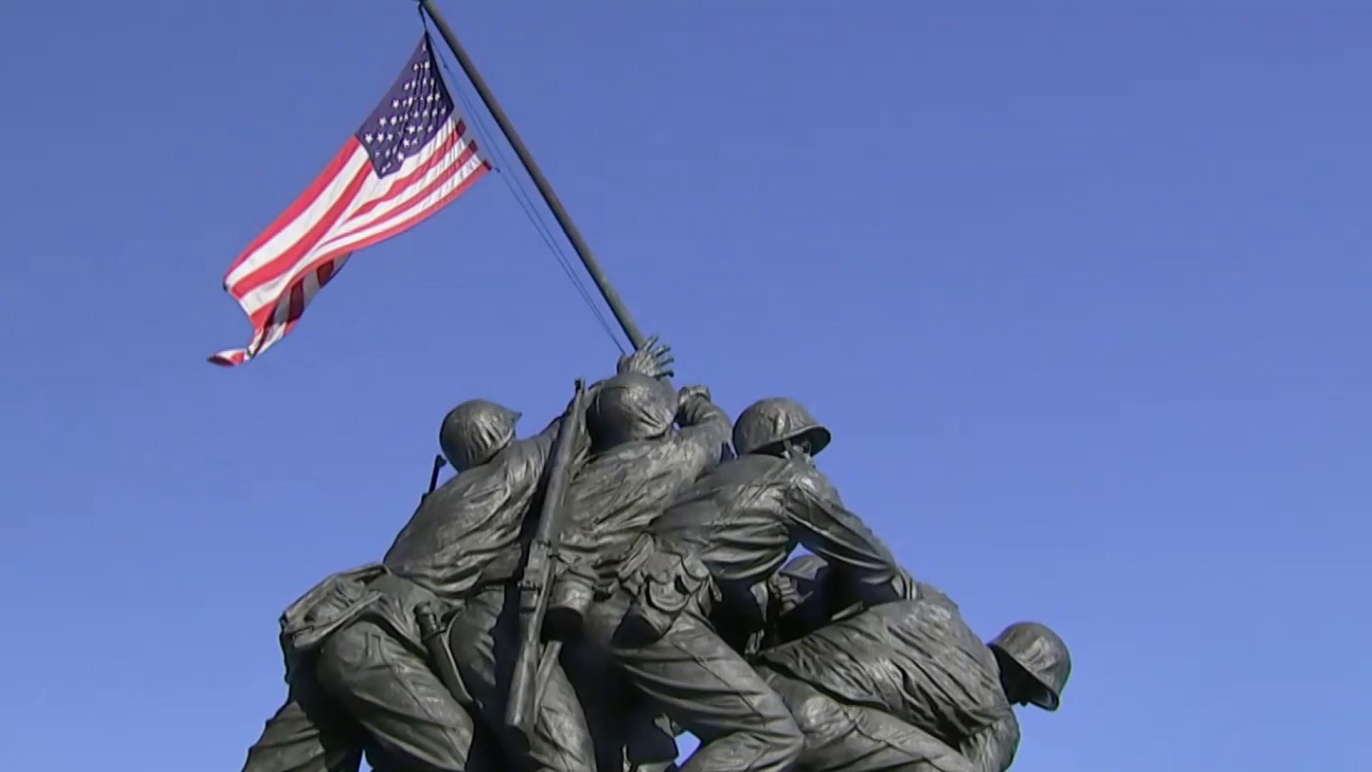 Водружение флага над иводзимой. Iwo Jima Flag. Флаг над Иводзимой статуя.. Raising the Flag on Iwo Jima. Водружение флага над Иводзимой памятник.