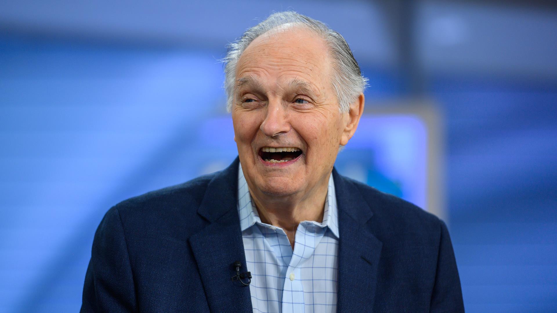 In 'Marriage Story,' Alan Alda Lets His Parkinson's Show - WSJ