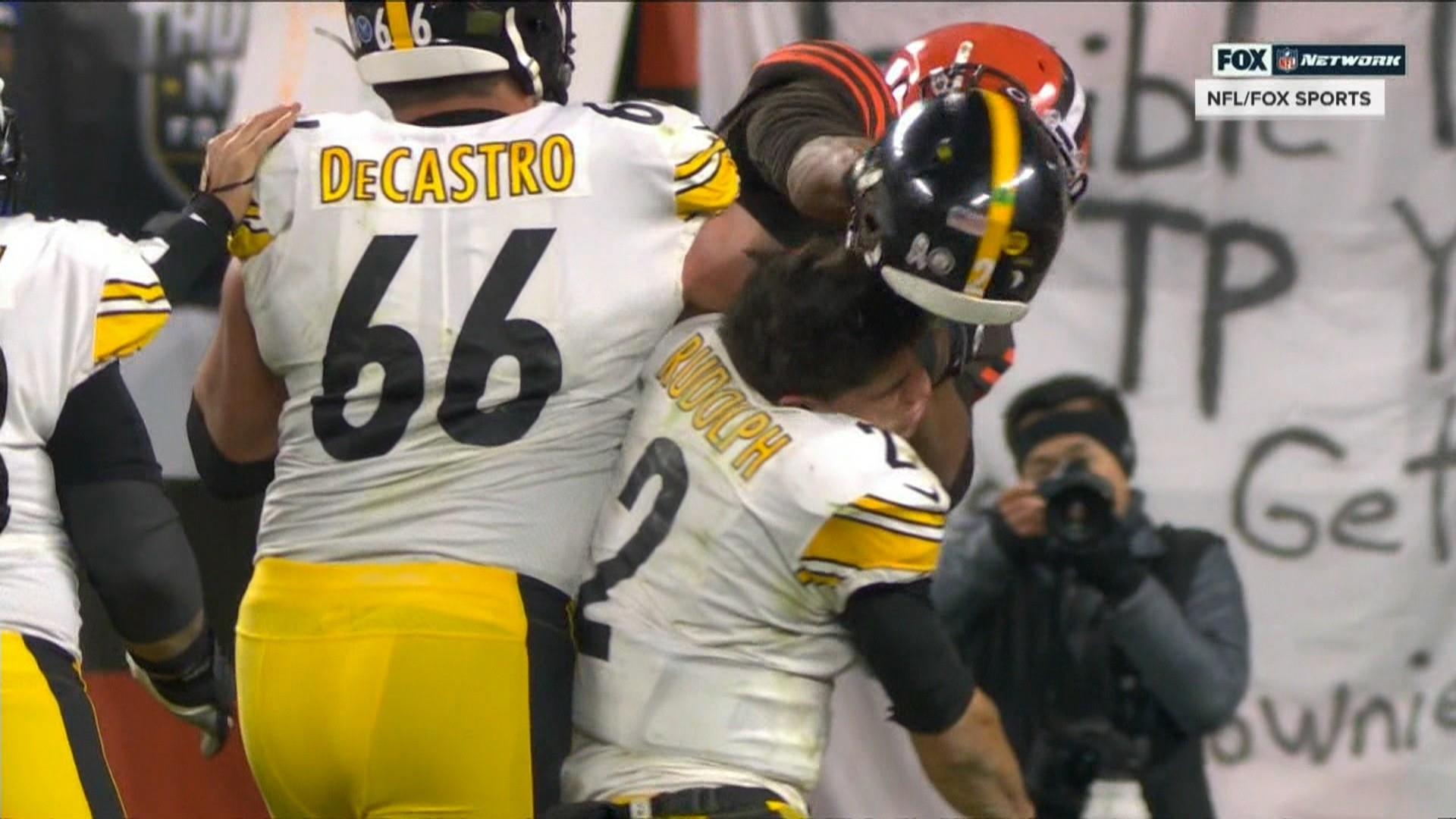 Ugly brawl breaks out during Steelers-Browns football game