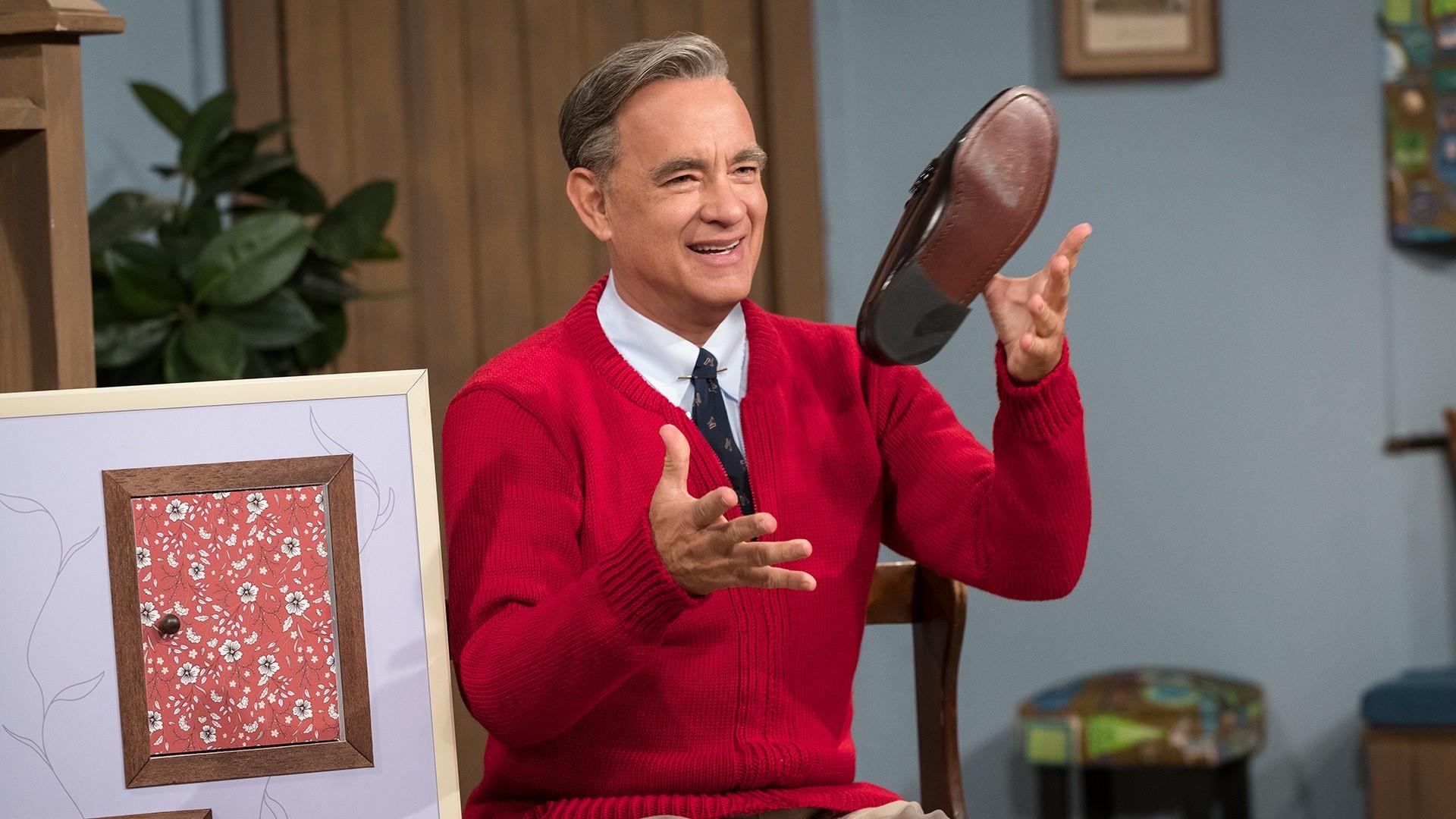 See how Tom Hanks transforms into Mister Rogers