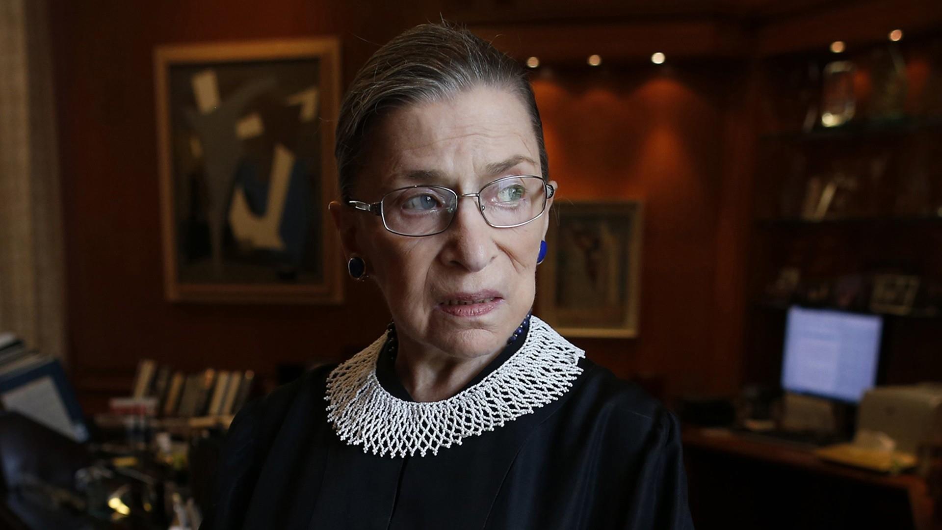 Рут мэдли. Рут Гинзбург. Рут Бейдер. Ruth Bader Ginsburg. Рут Бейдер Гинзбург молодая.