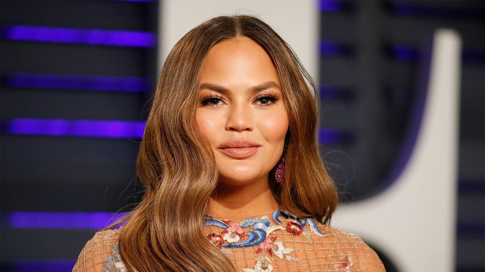 Chrissy Teigen returns to Twitter