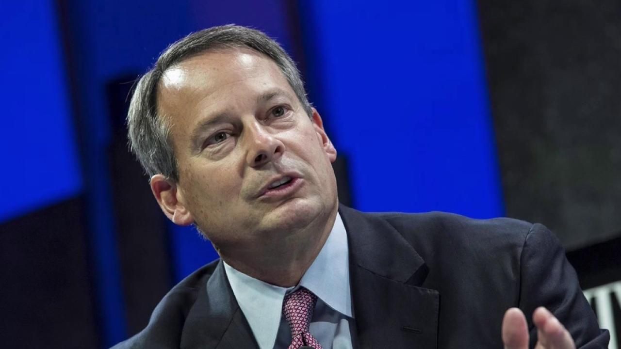 The unique way Charles Schwab’s CEO tests candidates over breakfast