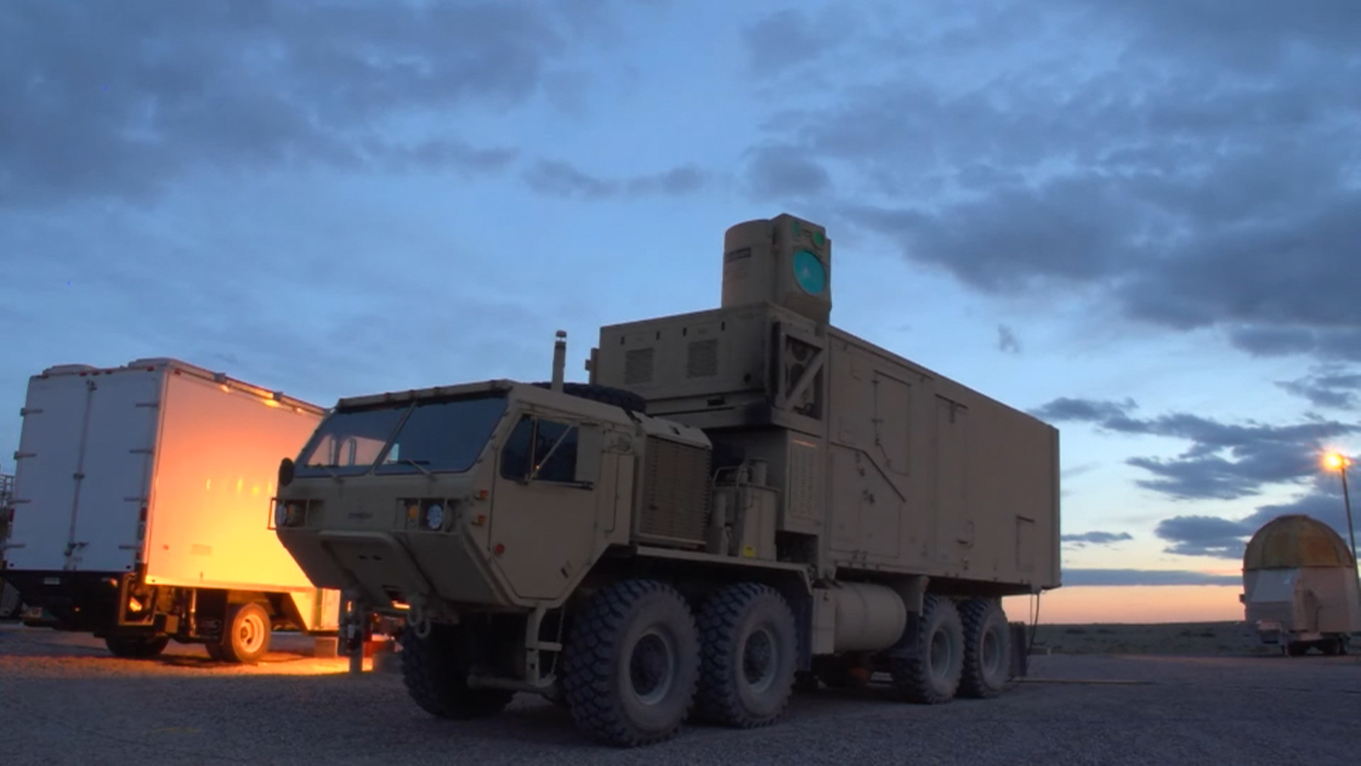 High energy laser. Lockheed Martin лазеры. High Energy Laser mobile Test Truck.