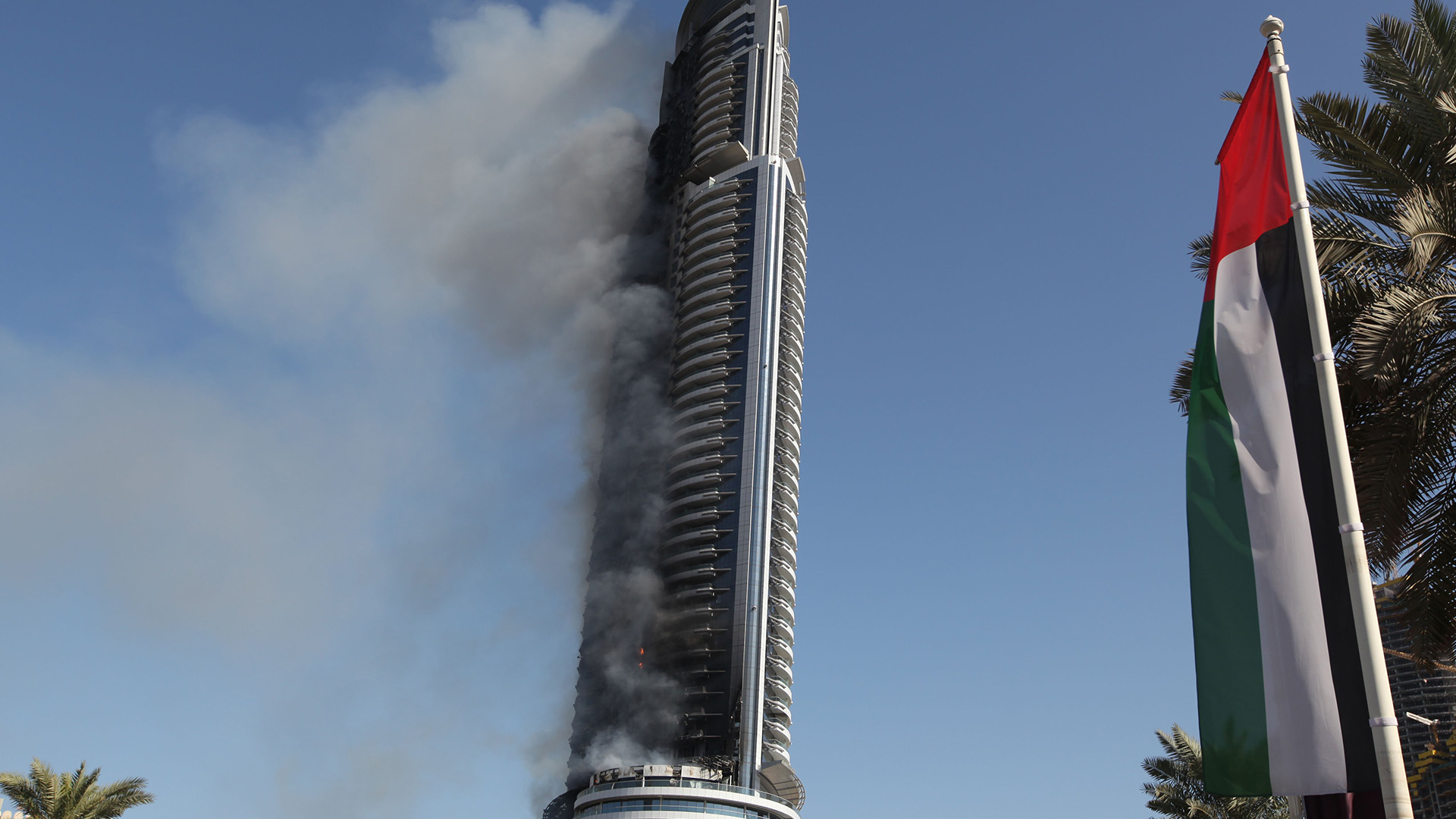Пожар бурдж халифа 2024. Дубай Neos the address Downtown. Address Downtown Dubai фасад. Крик Тауэр Дубай сейчас. Эмиратские башни.