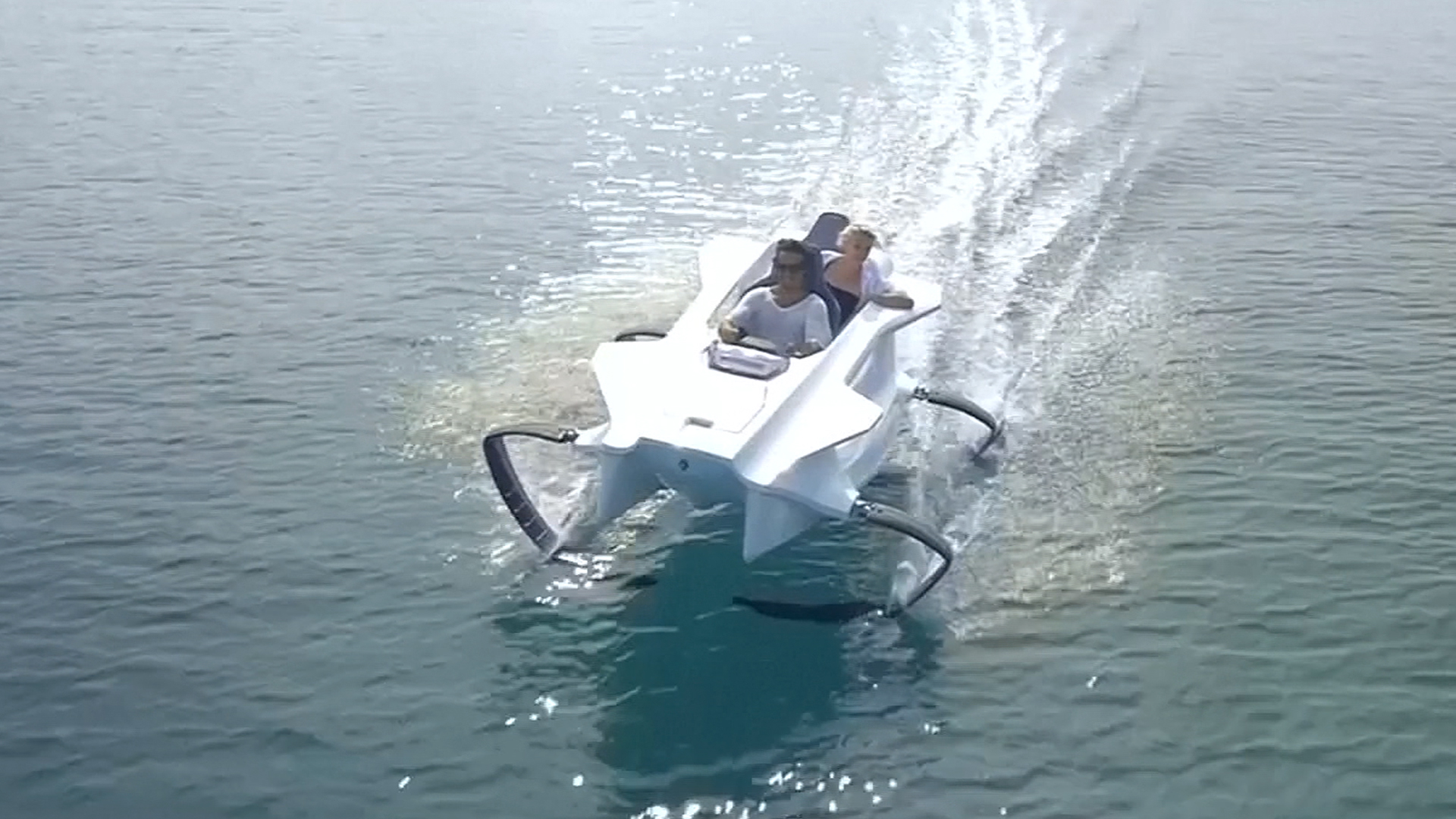 Quadrofoil q2s на подводных крыльях