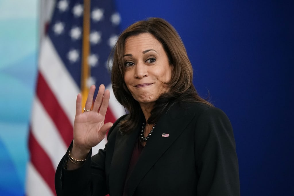 Biden se retira de la campaña a la reelección y respalda a su ...