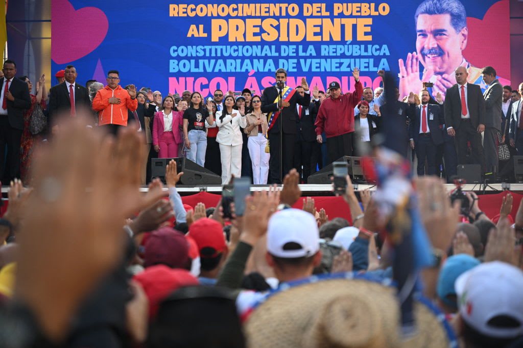 Nicolás Maduro toma posesión en Venezuela para un tercer mandato pese a ...