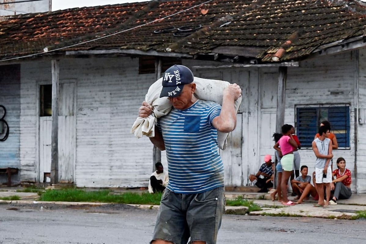 Image: CUBA-HURRICANE-IAN-PREPARATIONS