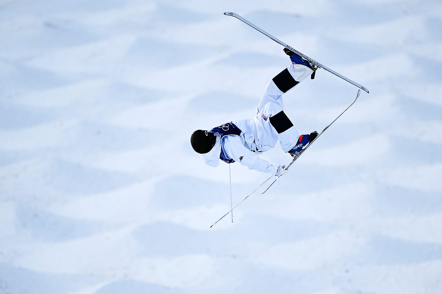 USA's Elizabeth Lemley competes in the freestyle skiing women's moguls final 2 during the Milano Cortina 2026 Winter Olympic Games at Livigno Aerials & Moguls Park, in Livigno (Valtellina), on February 11, 2026.