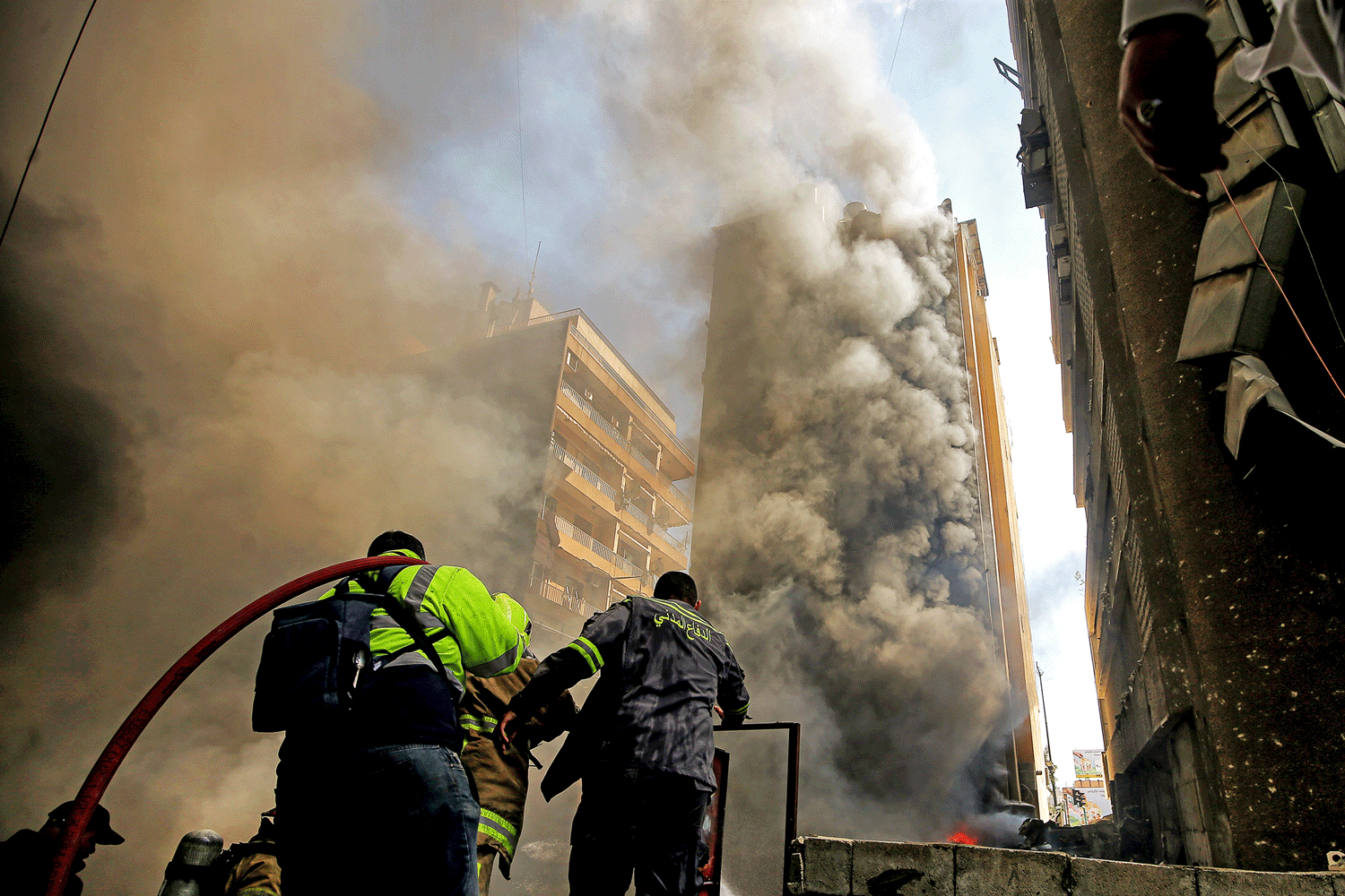 تصویر: نمایش اسلاید گیف از پیامدهای حملات اسرائیل به بیروت، لبنان.