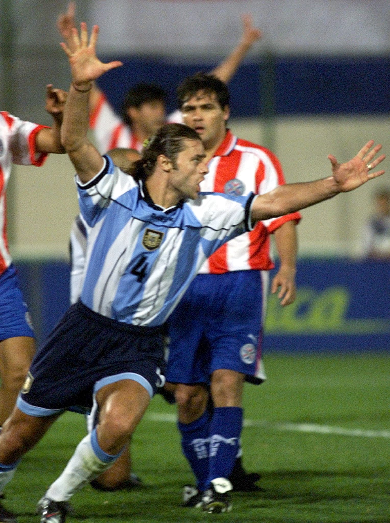 Argentina's Mauricio Pochettino celebrates after scoring his team's
first goal against Paraguay a World Cup
qualifying match on Oct. 7, 2001. 