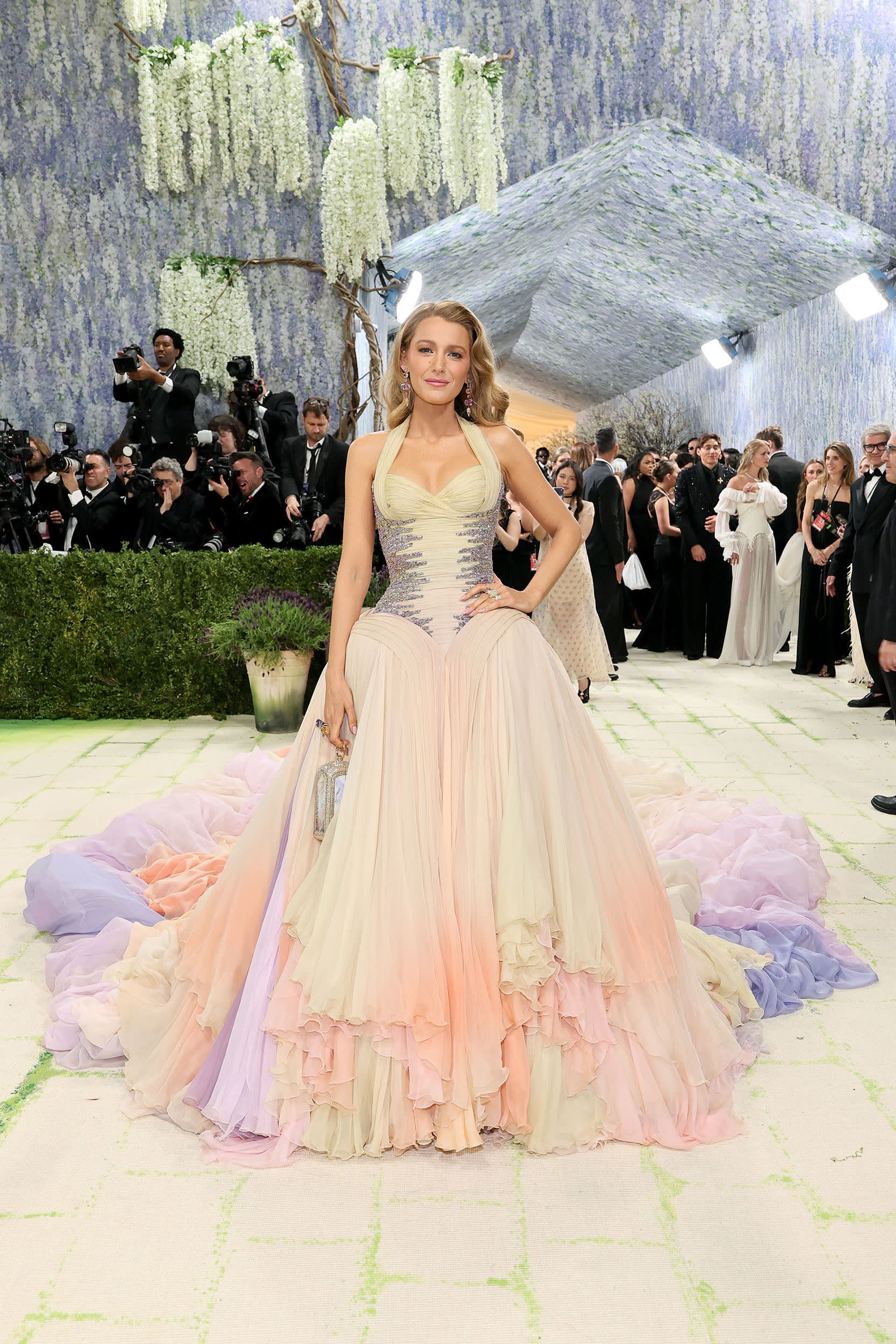 Met Gala 2026 Live Updates: Beyonc, Blue Ivy, Rihanna and More Looks From Fashion's Biggest Night Met Gala 2026 Live Updates: Beyonc, Blue Ivy, Rihanna and More Looks From Fashion's Biggest Night
