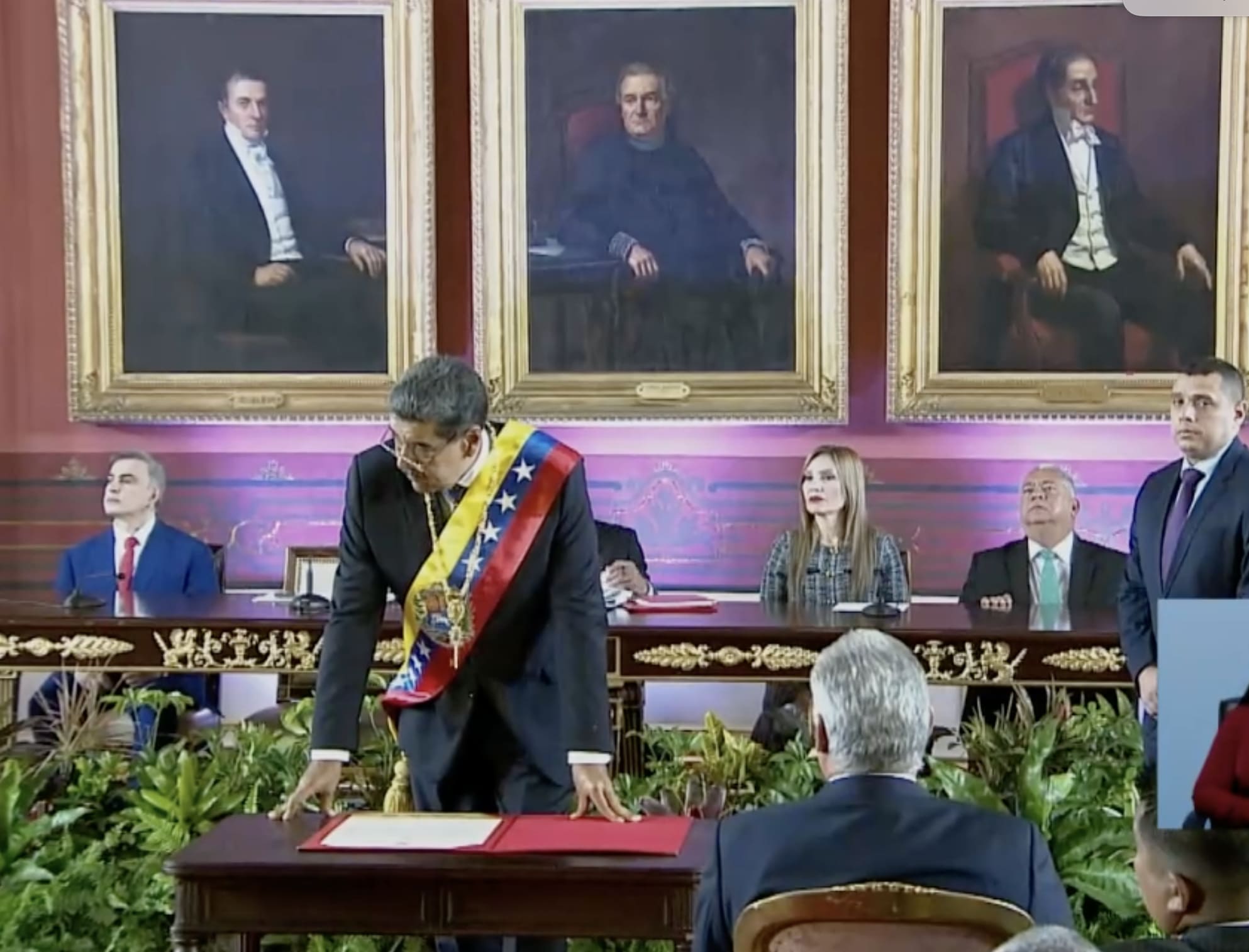 Nicolás Maduro toma posesión en Venezuela para un tercer mandato pese a ...