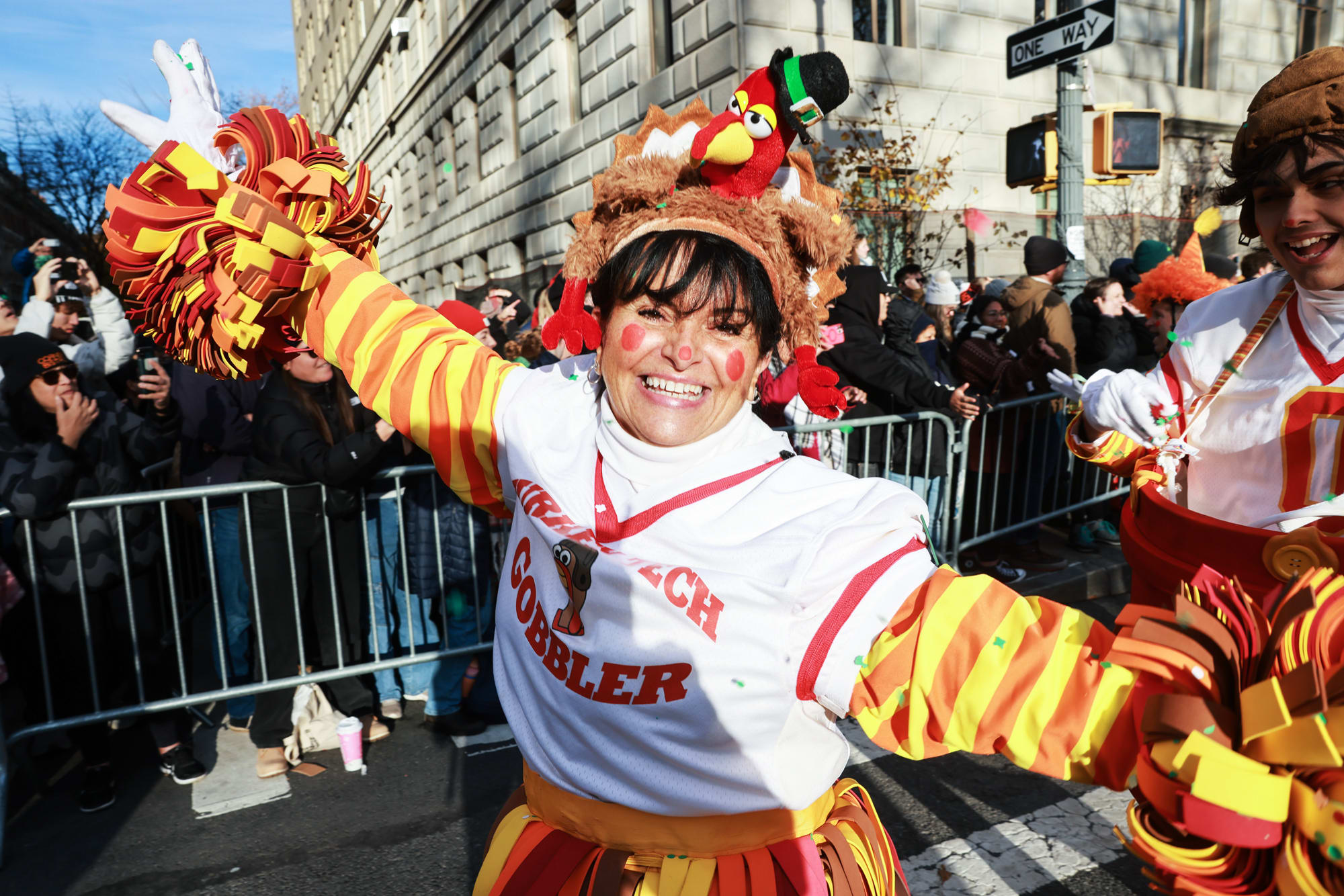 Macy’s Thanksgiving Day Parade 2025 live updates: See photos from NYC ...