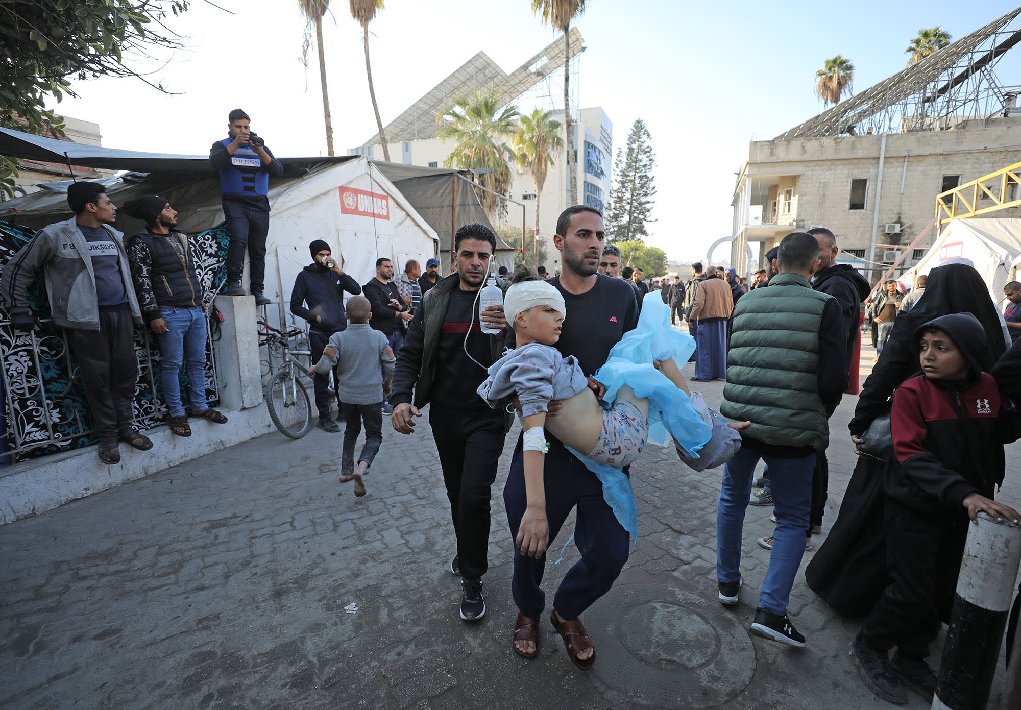 Israeli attacks on Gaza continue