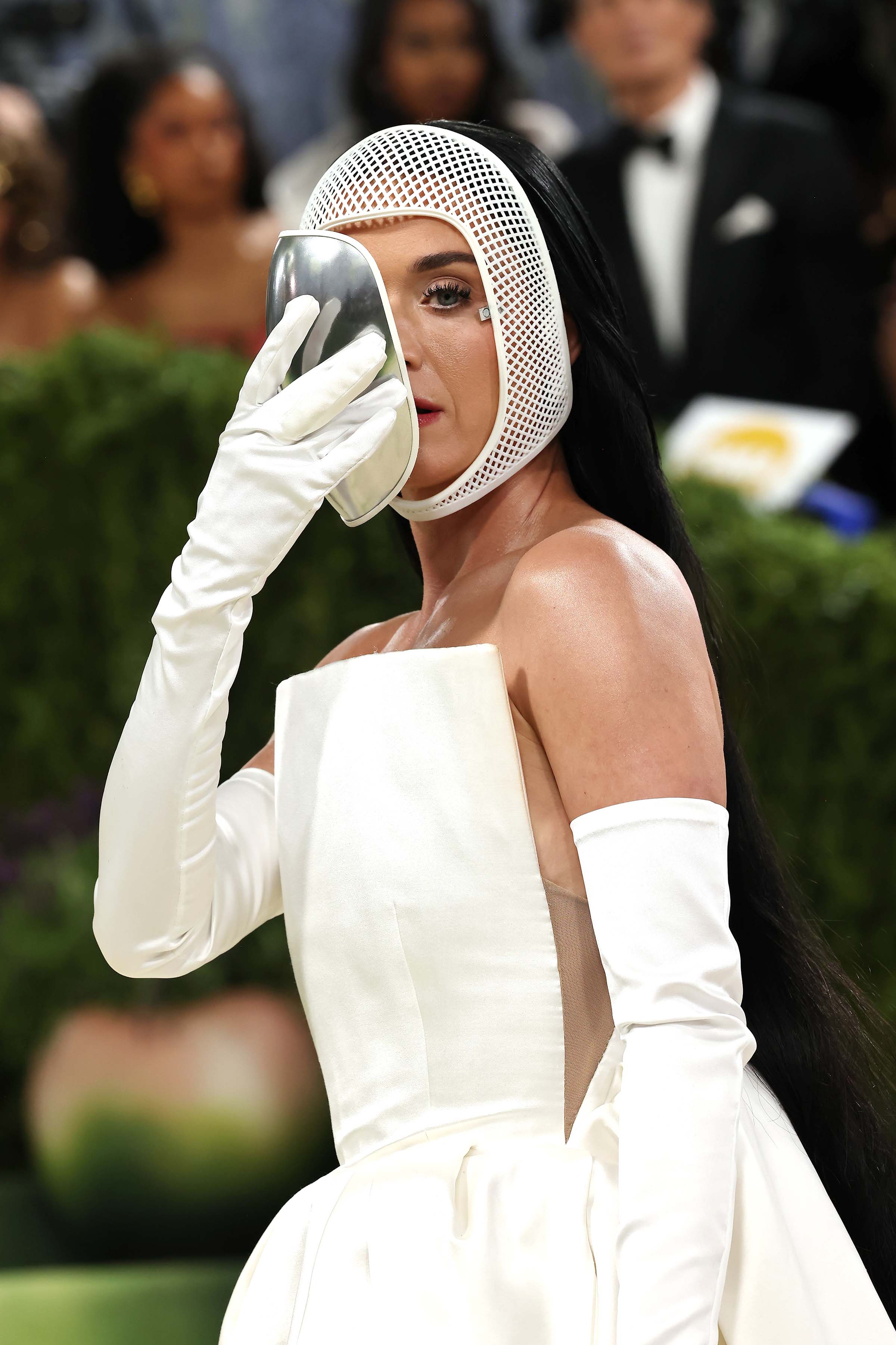 met-gala-2026-live-updates-beyonc-blue-ivy-rihanna-and-more-looks