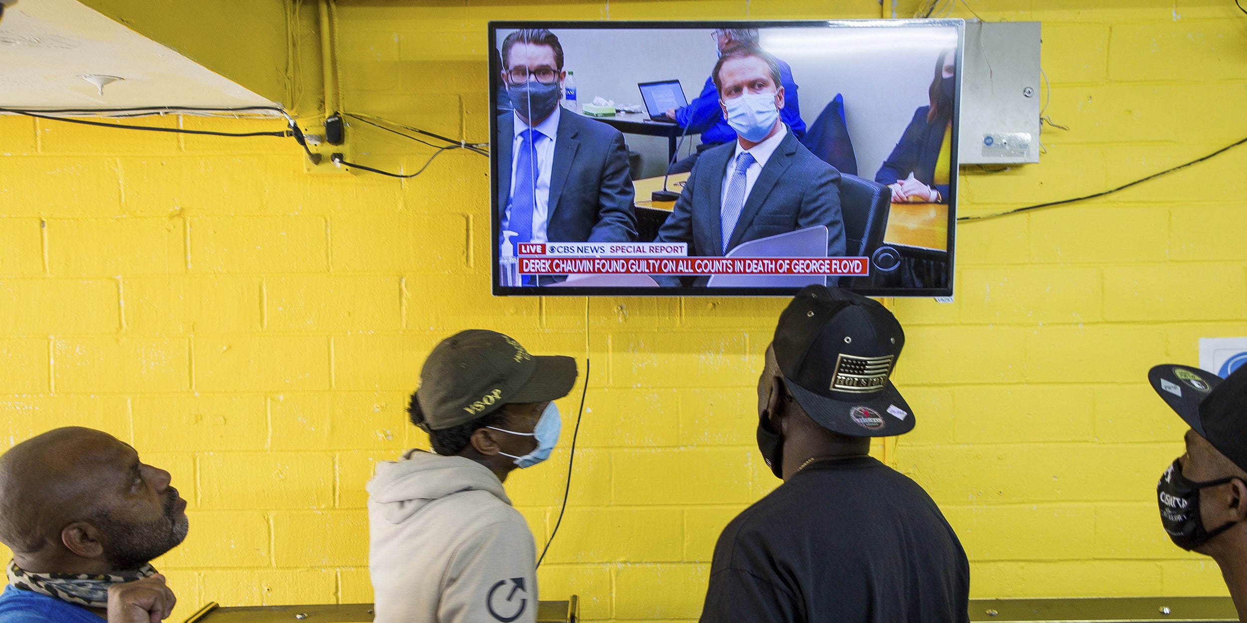 Image: People watch the verdict in Chauvin's trial in the Third Ward in Houston