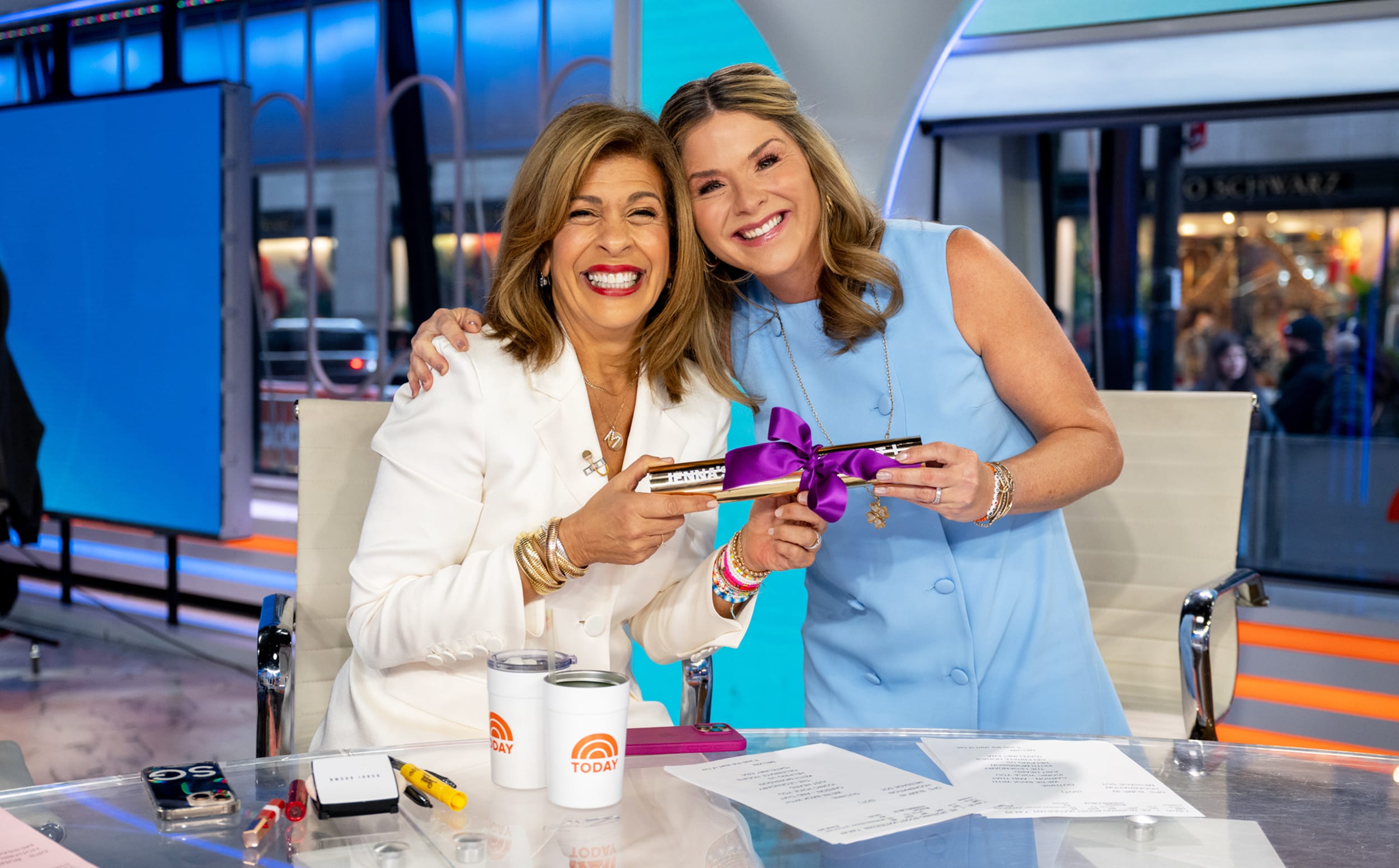 Hoda Kotb's Last Day At TODAY Live Updates: Hoda Drives Away