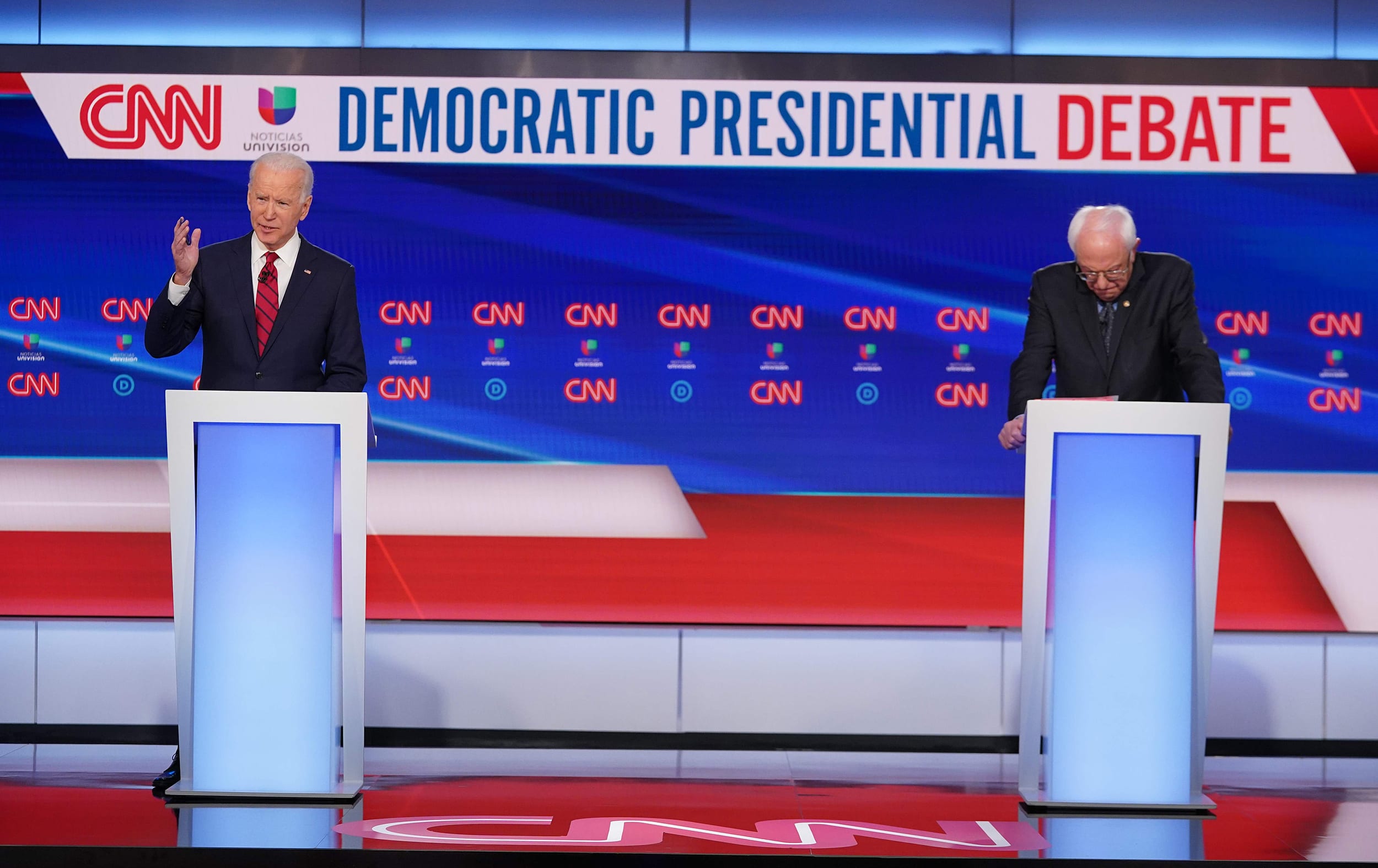 Image: US-POLITICS-VOTE-DEMOCRATS-DEBATE