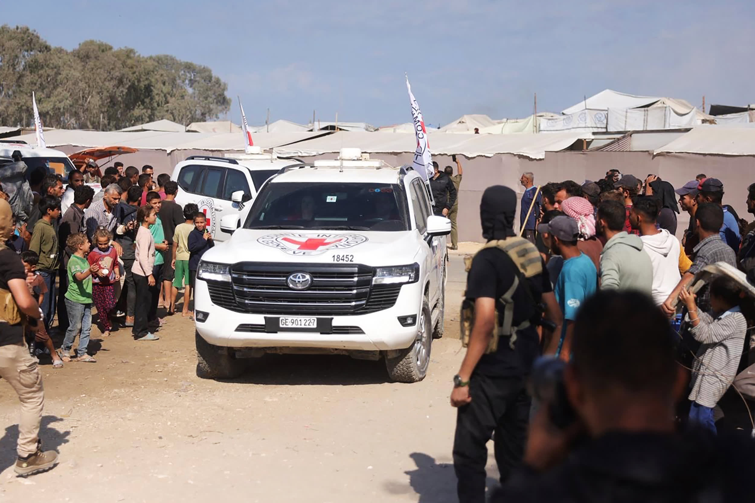 The Palestinian militant group has handed over to the REd Cross a second group of 13 Israeli hostages released on October 13.